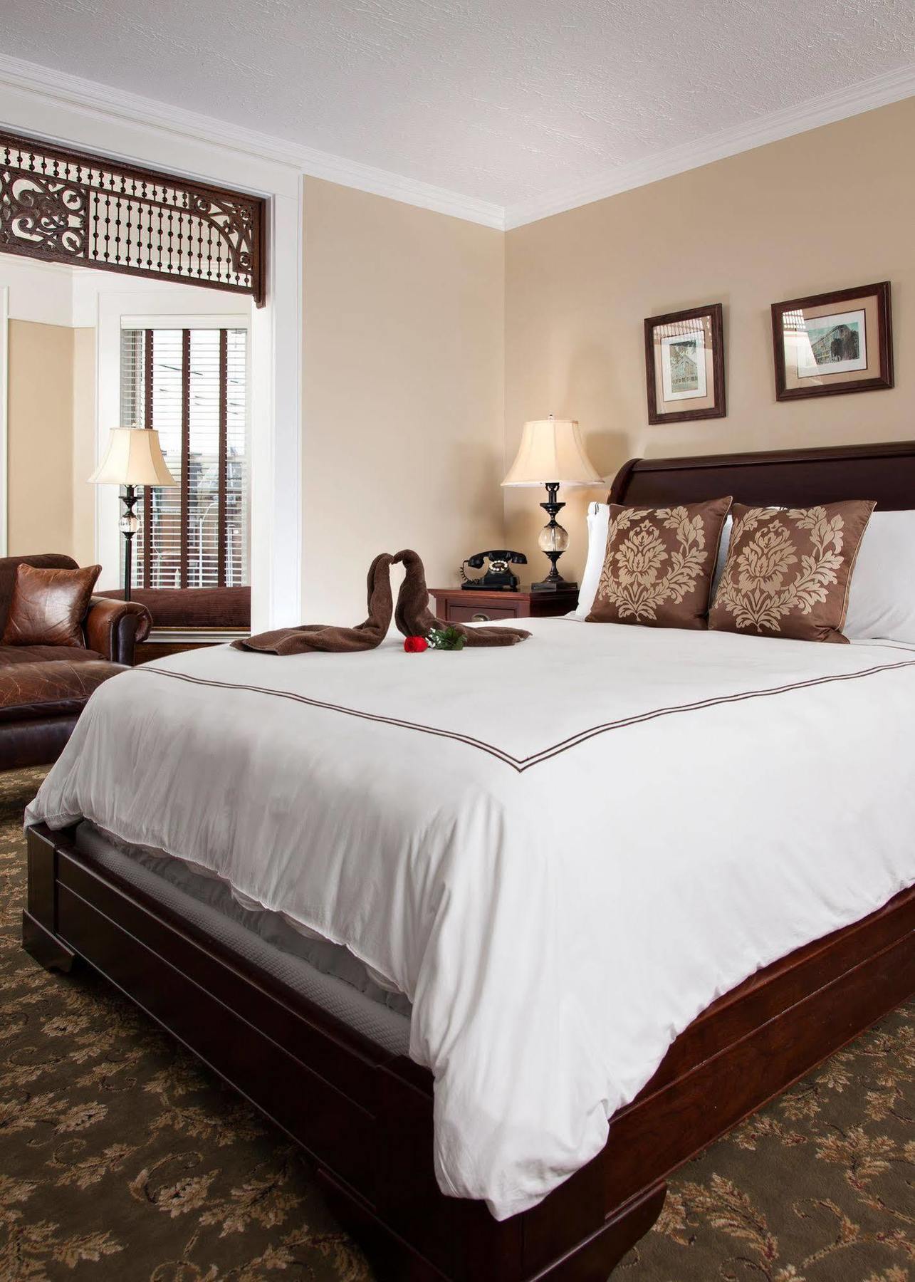 The Guest House Inn On Courthouse Square Hinton Bagian luar foto
